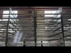 Odporny na ogień, na ścianie zamontowany drabinek z kablami z srebrną powłoką